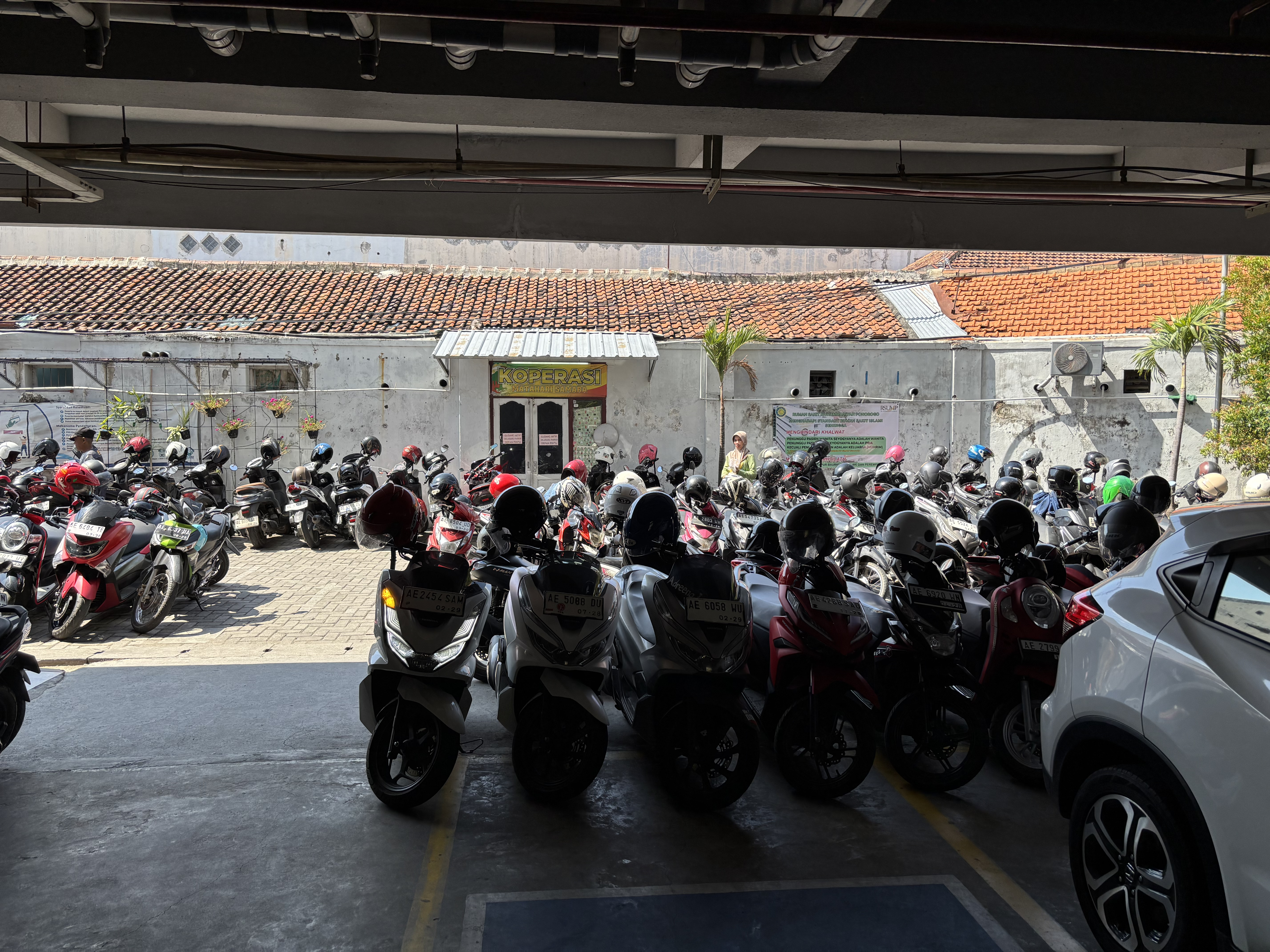 Tempat Parkir Kendaraan