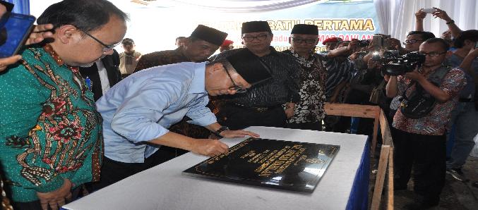 KETUA MPR RI HADIRI PELETAKAN BATU PERTAMA PEMBANGUNAN GEDUNG LAYANAN TERPADU KH. AHMAD DAHLAN RSUMP
